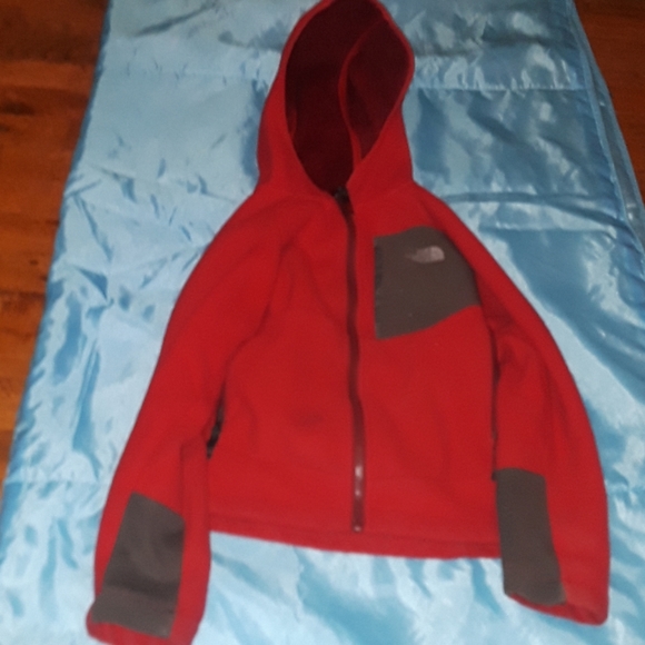 Boys Red North face jacket - Picture 1 of 8